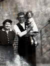 Joe Rebeca and olwen.jpg (50175 bytes)
