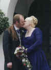 kiss.JPG (60491 bytes)