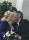 thomas-kiss.JPG (71808 bytes)